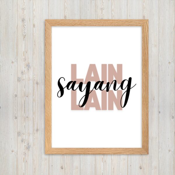 Fotolijstje met het Molukse Gezegde: "Lain sayang lain"